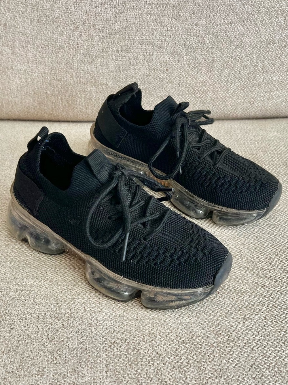 Link Size 9 Toddler Black Knit Bubble Sole Sneakers Athletic Shoes GUC